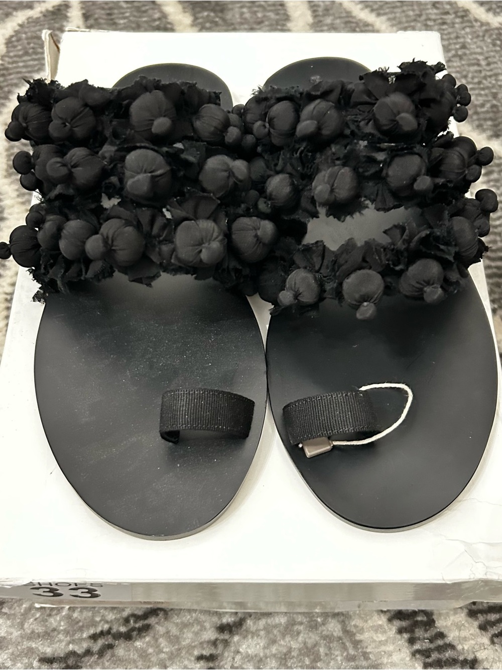 Gentry Portofino Vero Cuoio Black Floral-Embellished Slide Sandals Size 36 Italy